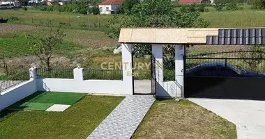 Villa for Rent in the Suburbs of Durres - 800 Euros! Eon114332 in Bashkia Durres, Albania