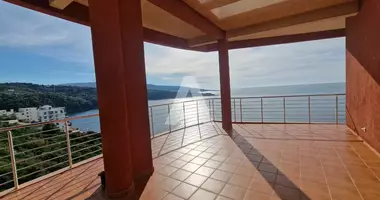 Penthouse 3 bedrooms with Air conditioner, with Sea view, with Swimming pool in Dobra Voda, Montenegro
