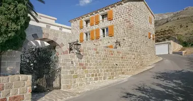 Villa 5 zimmer in Sustas, Montenegro