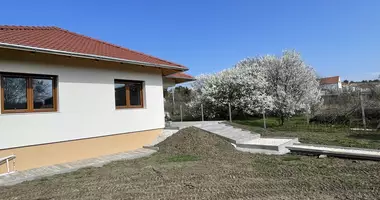 4 room house in Soskut, Hungary