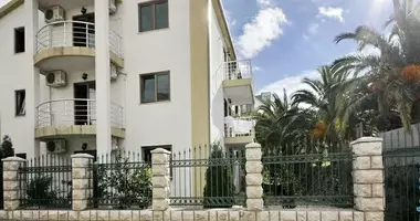 Villa  mit Parkplatz, mit Yard in Becici, Montenegro