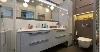 Квартира 2 комнаты в Варшава, Польша