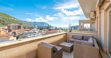 Multilevel apartments 3 bedrooms with double glazed windows, with balcony, with furniture in Budva, Montenegro