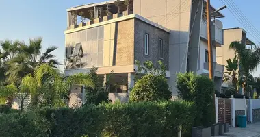 Villa 5 habitaciones con Piscina en Comunidad St. Tychon, Chipre