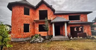 Дом 5 комнат в Марки, Польша