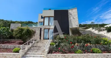 Villa  con aparcamiento, con Amueblado, con Aire acondicionado en Tivat, Montenegro