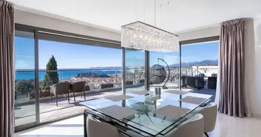 Penthouse 4 bedrooms in Nice, France