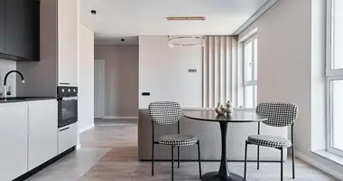 Apartamento 3 habitaciones en Minsk, Bielorrusia