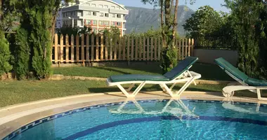 Villa 5 rooms with parking, with swimming pool, with mountain view in Alanya, Turkey