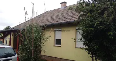 4 room house in Peteri, Hungary