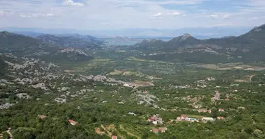 Terrain dans Virpazar, Monténégro