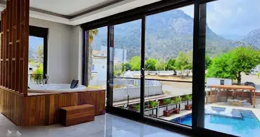 Villa 5 chambres avec parkovka parking, avec Ascenseur, avec Piscine dans Alanya, Turquie