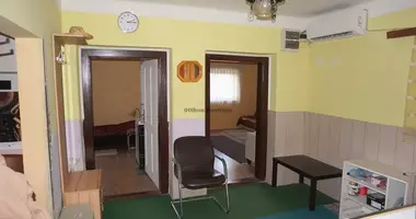 2 room house in Poetrete, Hungary