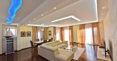 Apartamento 3 habitaciones en Petrovac, Montenegro