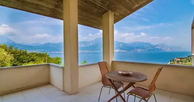 Mieszkanie 4 pokoi w Włochy