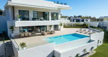 Villa 5 bedrooms in Estepona, Spain