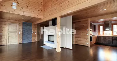 Villa 5 Zimmer mit Terrasse, mit guter Zustand, mit Haushaltsgeräte in Sysmae, Finnland
