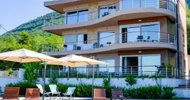 Apartamento 2 habitaciones en Tivat, Montenegro