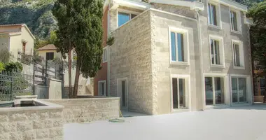 Villa 3 bedrooms with Terrace in Dobrota, Montenegro