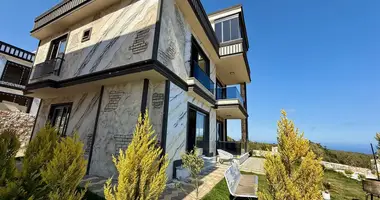 Villa 4 bedrooms in Mezitli, Turkey