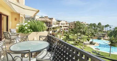 3 bedroom apartment in Estepona, Spain