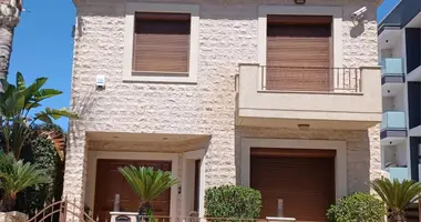 Haus 4 Schlafzimmer in Kato Polemidia, Zypern