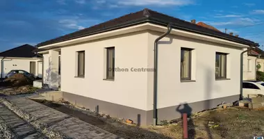 4 room house in Gyorujfalu, Hungary