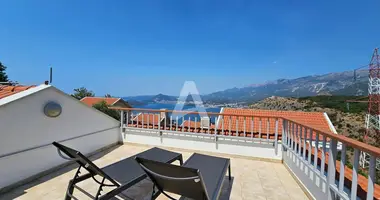 Villa 3 chambres avec parkovka parking, avec Meublesd, avec Climatiseur dans Sveti Stefan, Monténégro