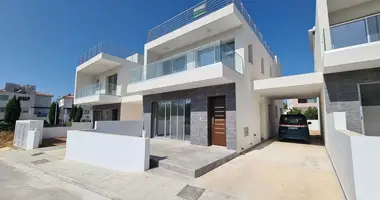 Villa 4 bedrooms in Pafos, Cyprus