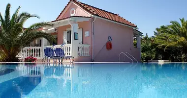 Villa 1 Zimmer mit Meerblick, mit Schwimmbad, mit Bergblick in Chlomatiana, Griechenland