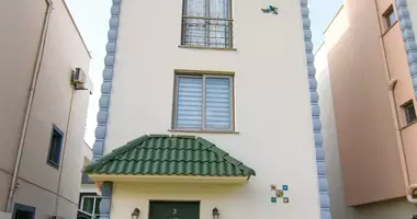 Villa 3 Zimmer mit Doppelt verglaste Fenster, mit Balkon, mit Möbliert in Girne Kyrenia District, Nordzypern