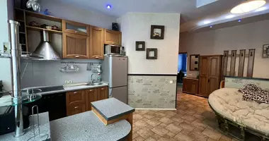Wohnung 3 Zimmer mit Möbel, mit Die Küche, mit Kühlschrank in Minsk, Weißrussland