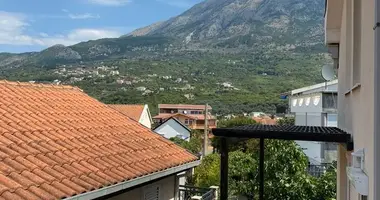 5 bedroom house in Dobra Voda, Montenegro