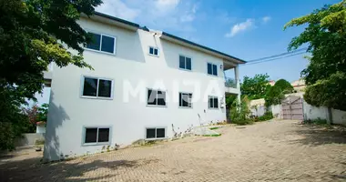 Villa 8 chambres avec Climatiseur, avec horoshee sostoyanie good condition, avec Vue sur la montagne dans Oblogo, Ghana