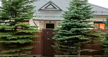 Casa en Ratomka, Bielorrusia