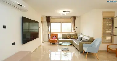 4 room apartment in Israel