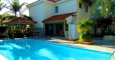 4 bedroom house in Germasogeia, Cyprus