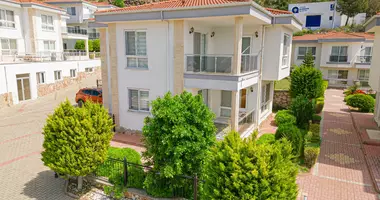Villa 4 habitaciones con aparcamiento, con Piscina, con Vista a la montaña en Alanya, Turquía