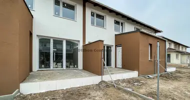 4 room house in Goed, Hungary
