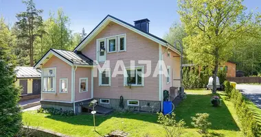 Dom 4 pokoi w Helsinki sub region, Finlandia
