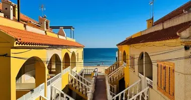 Bungalow 2 chambres avec Au bord de la mer dans Torrevieja, Espagne