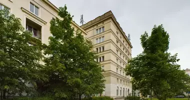 Mieszkanie 4 pokoi w Warszawa, Polska