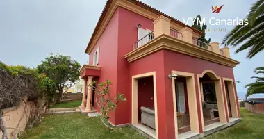 Villa 4 bedrooms in Arona, Spain