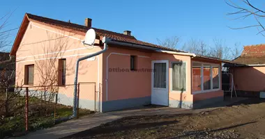 3 room house in Tiszavarkony, Hungary