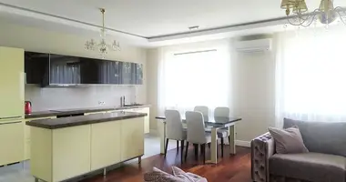 Apartamento 3 habitaciones en Minsk, Bielorrusia