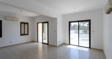 3 bedroom house in Kouklia, Cyprus