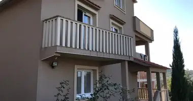 Casa 8 habitaciones en Lustica, Montenegro