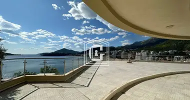 4 bedroom apartment in Rafailovici, Montenegro