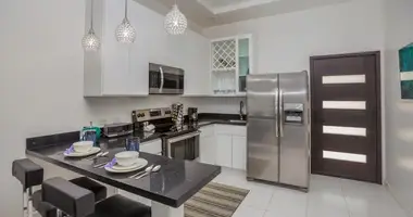Condo 2 bedrooms in West Bay, Honduras