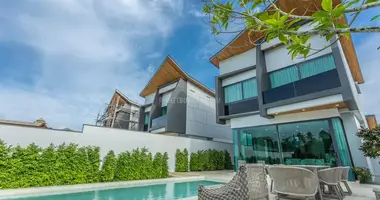 Villa 3 chambres dans Rawai, Thaïlande